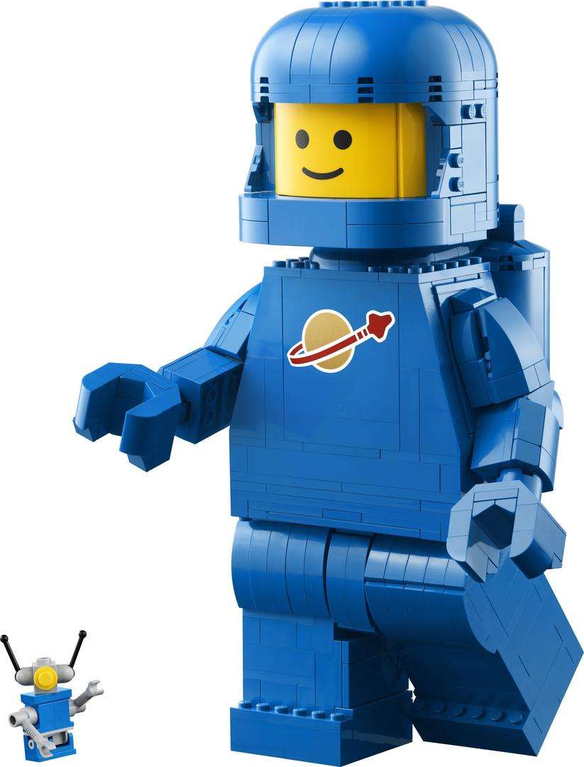 Powiększona minifigurka niebieskiego astronauty