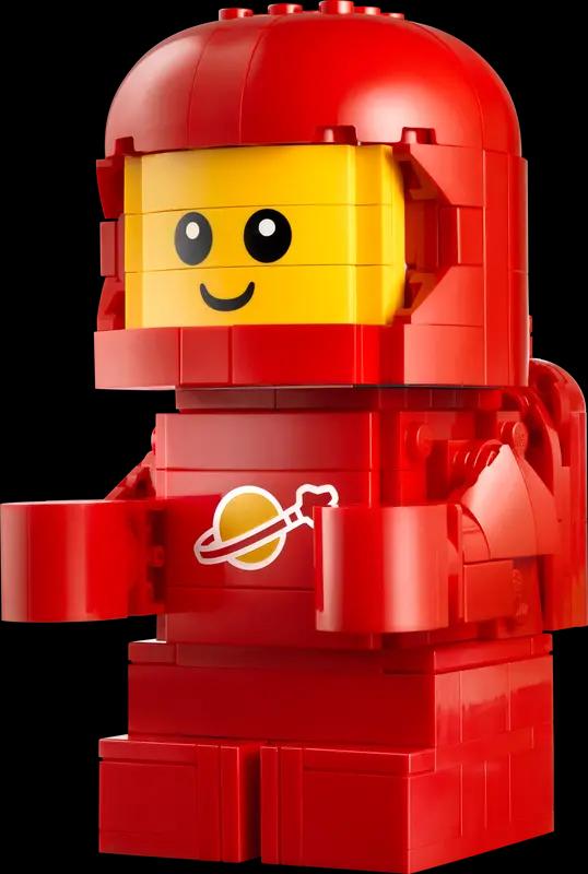 Powiększony mały astronauta
